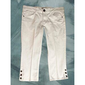 White Denim Capri Pants With Button Accent Casual Chic Dana Buchman